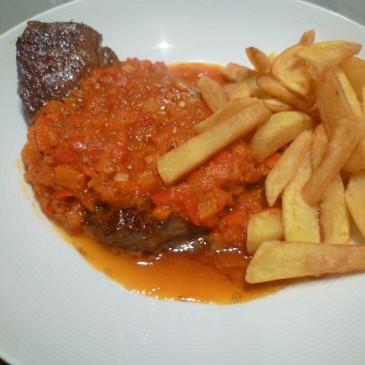 Steak met pittige provencaalse saus